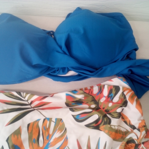 Blue top floral bottom briefs two-piece swimsuit.34 - Picture 4 of 8
